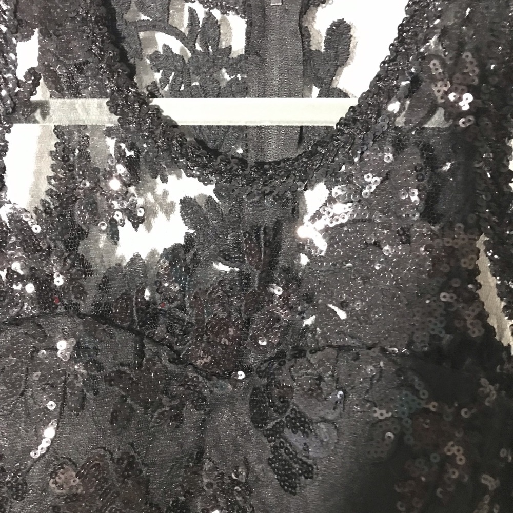 Dress - Picture 4 of 7